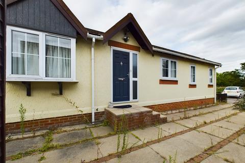 1 bedroom park home for sale, Sunset Drive, Romford RM4