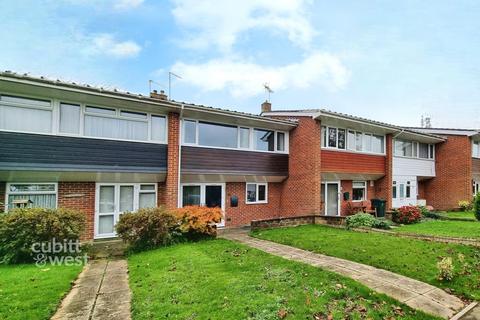 3 bedroom terraced house to rent, Forge Close Chichester PO19