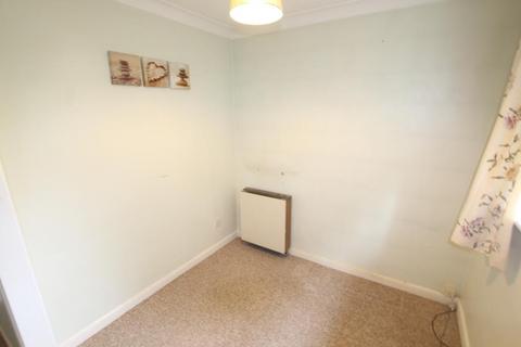 1 bedroom flat to rent, Limebush Close, New Haw KT15