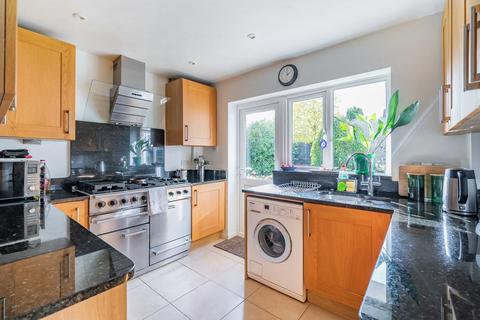 1 Badger Drive, Lightwater, GU18 5TS