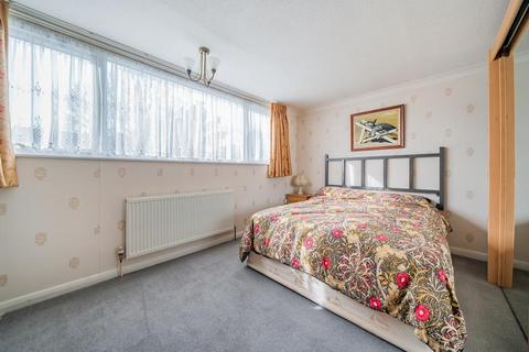1 Badger Drive, Lightwater, GU18 5TS