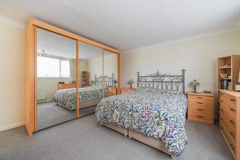 1 Badger Drive, Lightwater, GU18 5TS