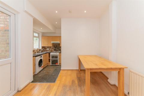 2 bedroom flat for sale, Long Lane, Finchley