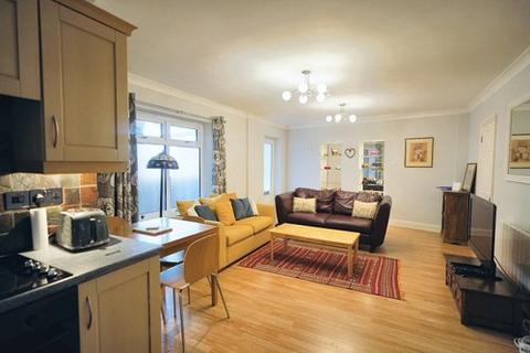 2 bedroom flat for sale, Lower Street, Stansted Mountfitchet CM24