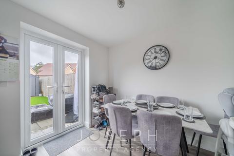 3 bedroom end of terrace house for sale, Vale View Road, Sproughton, IP8