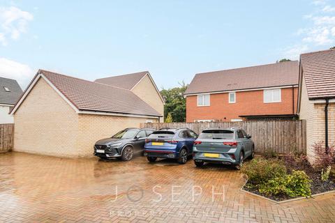 3 bedroom end of terrace house for sale, Vale View Road, Sproughton, IP8