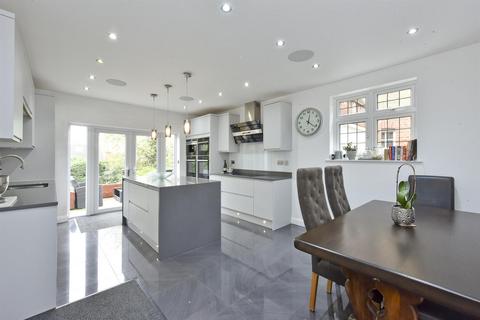 4 bedroom detached house for sale, Quakers Lane, Herts EN6