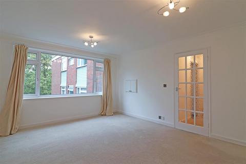 2 bedroom flat for sale, Station Road, Redhill