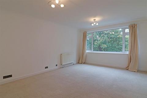 2 bedroom flat for sale, Station Road, Redhill