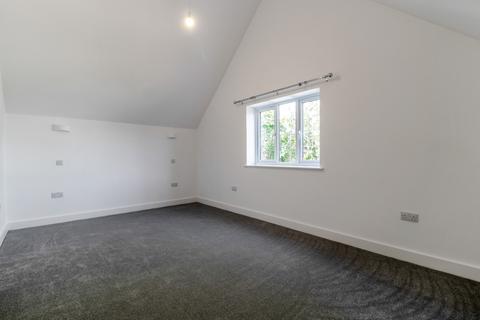 3 bedroom end of terrace house to rent, Meadow Road, Cirencester, Gloucestershire, GL7