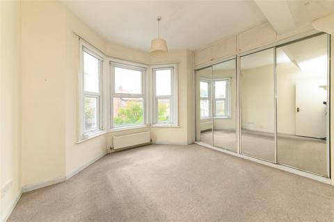 3 bedroom flat for sale, Long Lane, Finchley