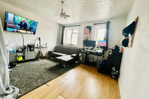 1 bedroom flat for sale, Bersham Lane, Grays RM17