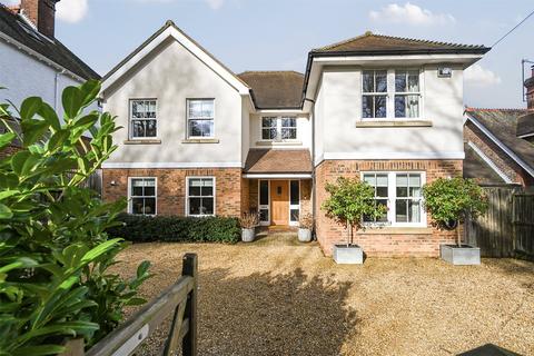 5 bedroom detached house for sale, New Place, Uckfield