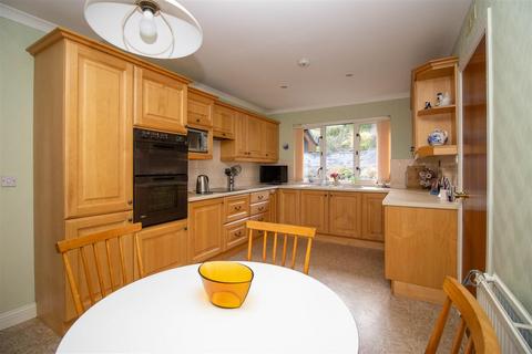 4 bedroom detached bungalow for sale, Park View, Wilton Dean, Hawick