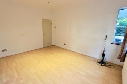 2 bedroom flat to rent, Nether Street, London N12