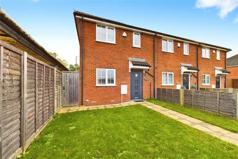 3 bedroom end of terrace house for sale, Macs Close, Padworth, RG7 5FN, RG7