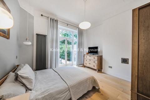 2 bedroom apartment to rent, Glenmore Road Belsize Park NW3