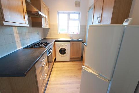 2 bedroom flat to rent, Nether Street, London N12