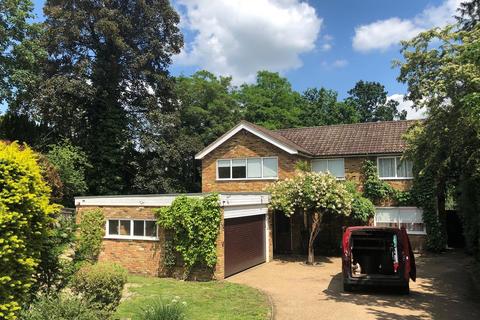 4 bedroom detached house to rent, Newlands Avenue, Radlett, Hertfordshire, WD7