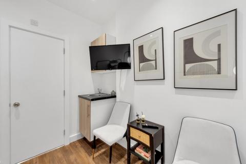 1 bedroom serviced apartment to rent, Broadway, London W13