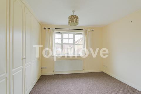 2 bedroom house to rent, Grosvenor Road, Rayleigh, SS6