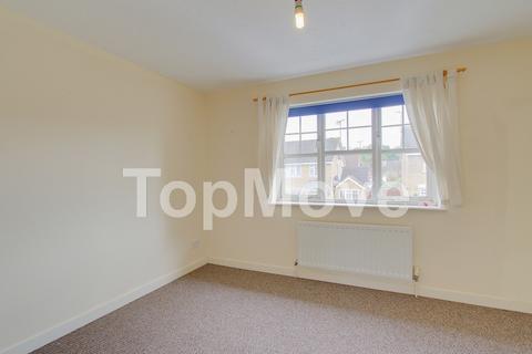 2 bedroom house to rent, Grosvenor Road, Rayleigh, SS6