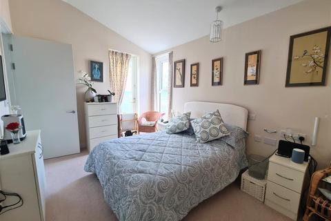 2 bedroom retirement property for sale, Sutton Park Road, Seaford