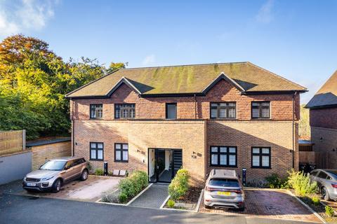 3 bedroom duplex for sale, Golf Side Mews, Coulsdon, CR5