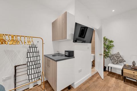 1 bedroom serviced apartment to rent, Broadway, London W13