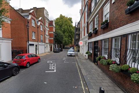 Garage to rent, Lees Place, Mayfair, W1K