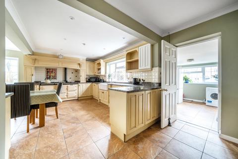 4 bedroom detached house for sale, Thornybush Gardens, Medstead, Alton, Hampshire, GU34