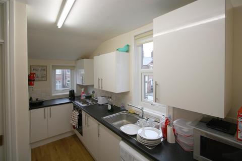 6 bedroom property to rent, Newlands Road, Newcastle Upon Tyne