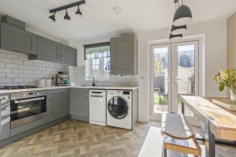 6 Stansfield Close, Bradford, BD10 0EN
