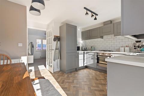 6 Stansfield Close, Bradford, BD10 0EN