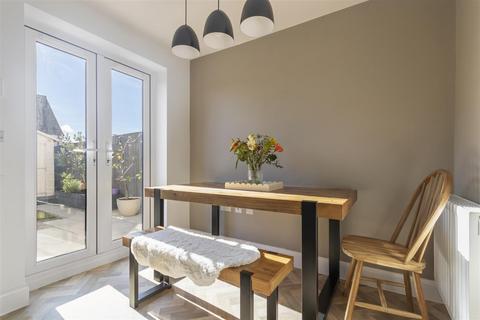 6 Stansfield Close, Bradford, BD10 0EN
