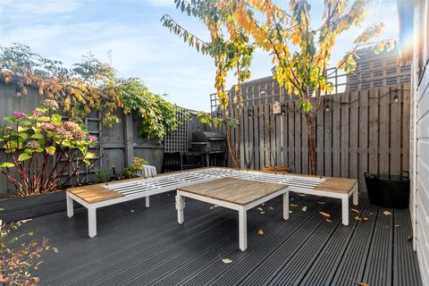 6 Stansfield Close, Bradford, BD10 0EN