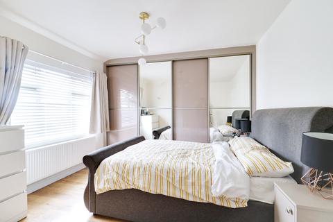 17 Church View, Aveley, South Ockendon, RM15 4LH