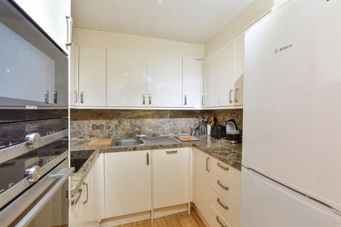 2 bedroom ground floor flat for sale, Grange Avenue, Woodford Green, Essex