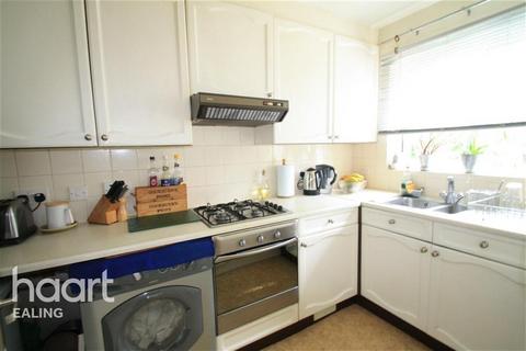 2 bedroom terraced house to rent, Abbeyfields Close, Park Royal, NW10