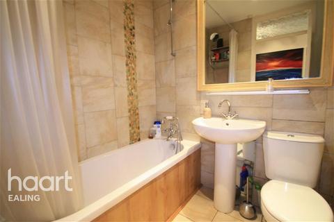 2 bedroom terraced house to rent, Abbeyfields Close, Park Royal, NW10