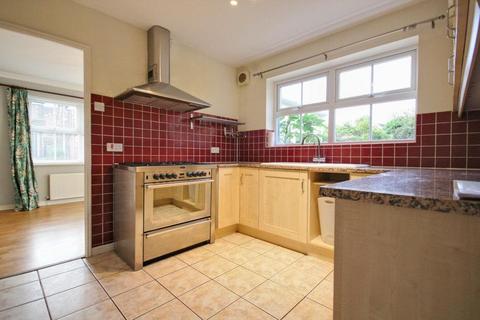 4 bedroom house to rent, Poplars Way, Beverley