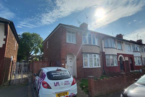 3 bedroom semi-detached house to rent, Luton LU4