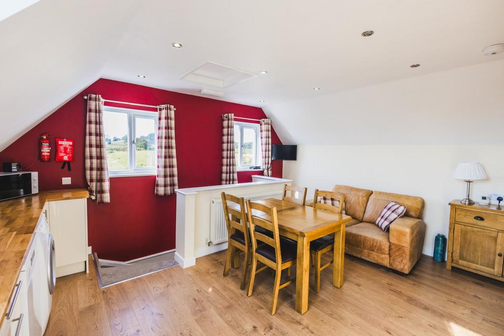 Kitchen/Dining Room 2