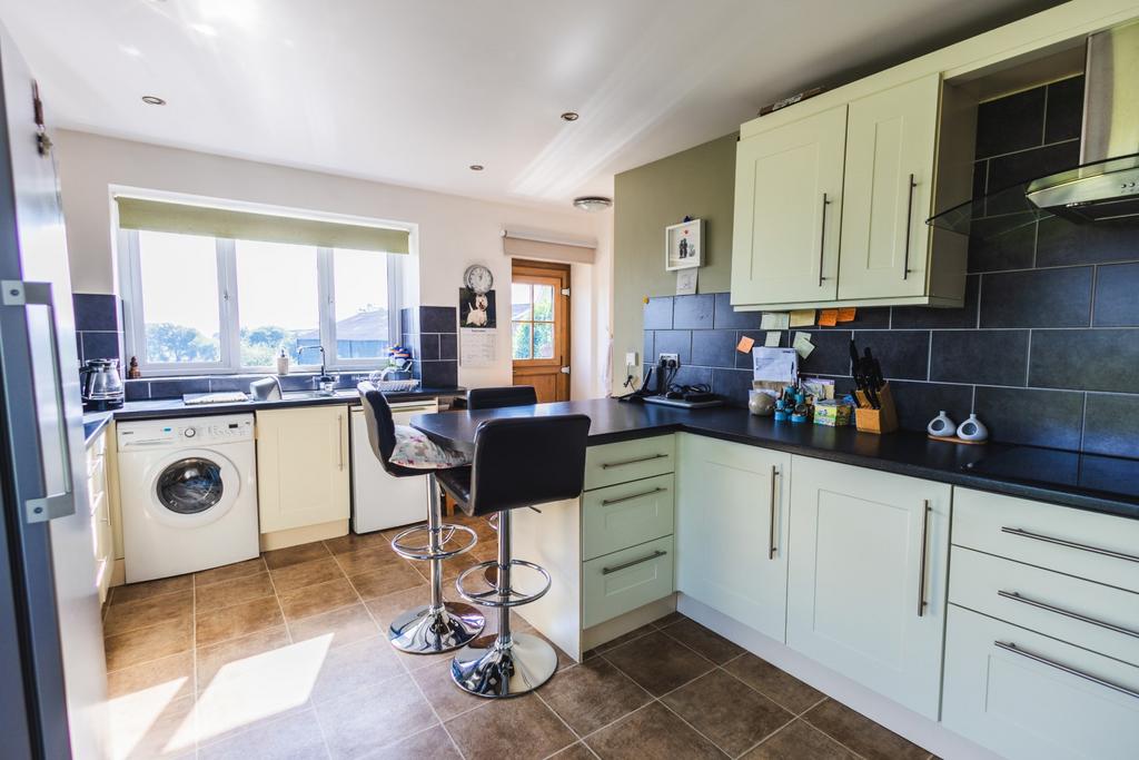 Kitchen/Dining Room 1