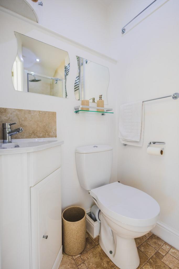 En Suite 1