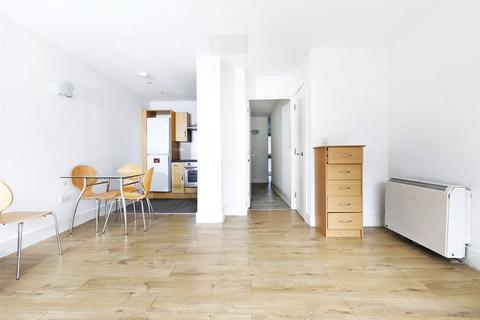 1 bedroom apartment for sale, Artichoke Hill, London, E1W