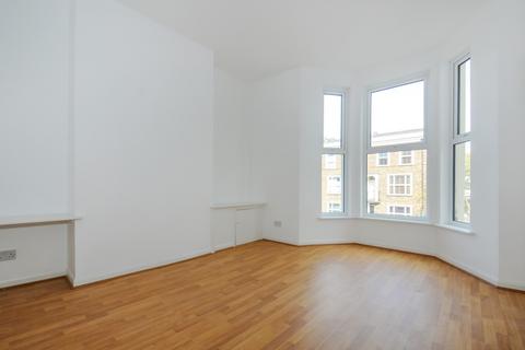 2 bedroom flat to rent, Fenwick Road Peckham Rye SE15