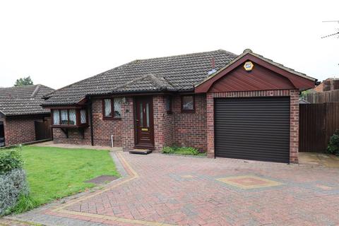 2 bedroom bungalow for sale, Caernarvon Drive, Maidstone