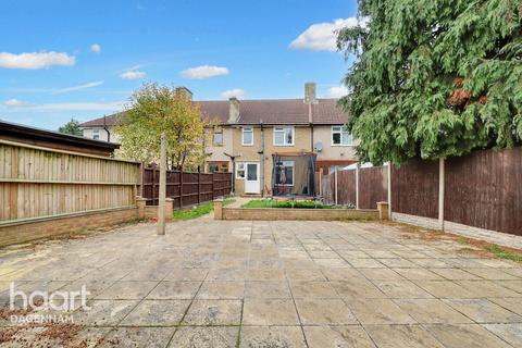 2 bedroom terraced house for sale, Durell Gardens, Dagenham