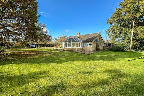 3 bedroom detached bungalow for sale, Cloatley Road, Hankerton